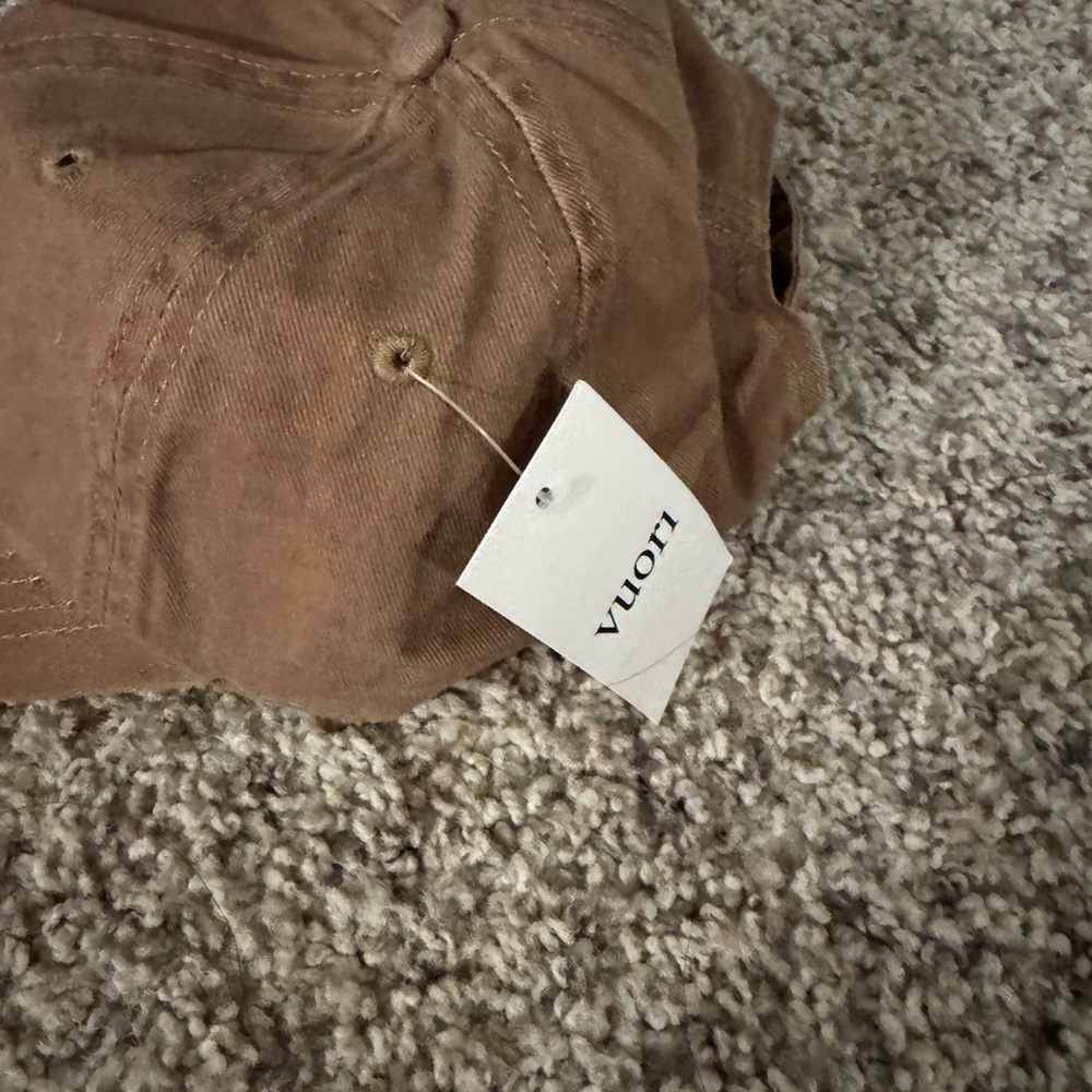 Vuori Ball Cap Hat Camel Tan NWT Unisex Mens Womens Adjustable Logo - Picture 2 of 5